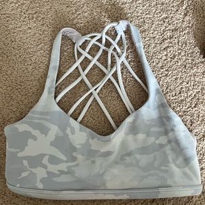 Lululemon Free to Be bra size 6